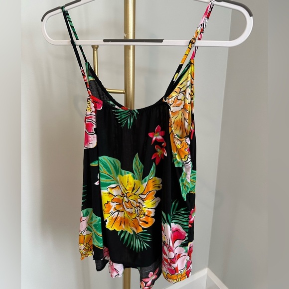 ❤️ Old Navy Floral Print Strappy Tank/Camisoles  Medium NWOT - Picture 3 of 7